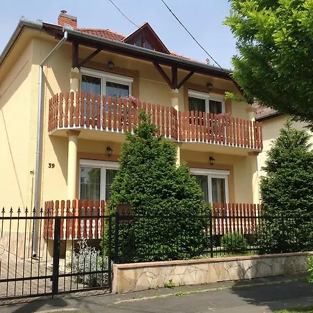 Attila Apartment *